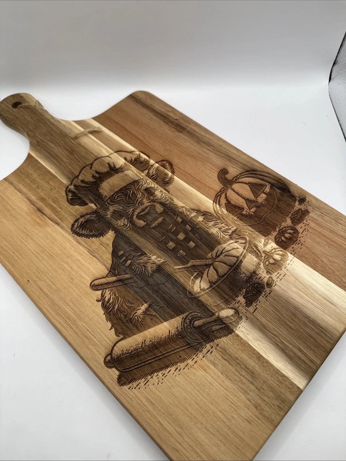 Cute Highland Cow Pumpkin Pie - Engraved Wooden Cutting Board